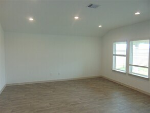 Building Photo - 6918 Morales Way