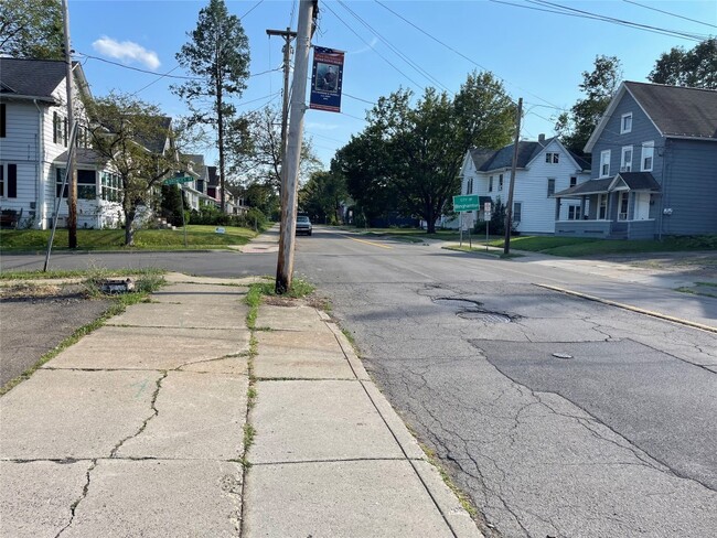 Building Photo - 639 Chenango St