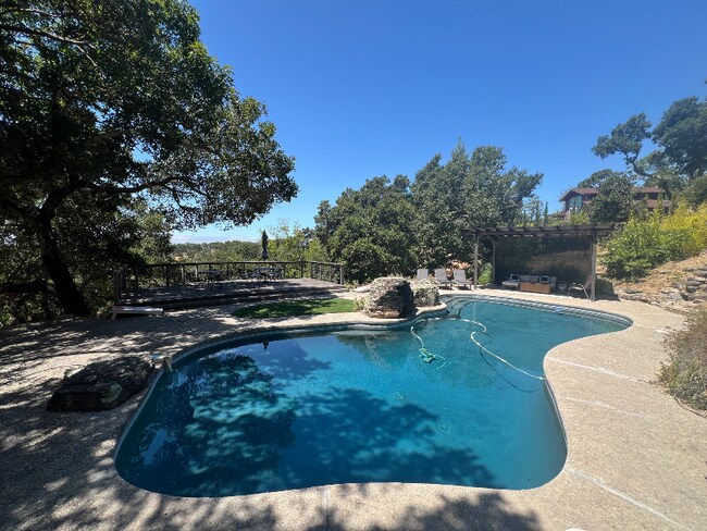 Foto del edificio - 3662 Lovall Valley Rd