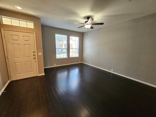 Building Photo - Welcome Home to this modern and stylish 3-...