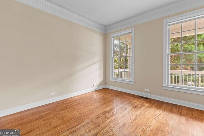 Building Photo - 660 Lake Medlock Dr