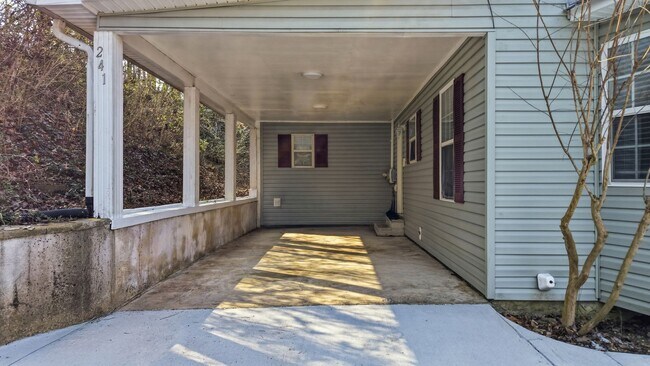 Building Photo - 3 Bedroom in North Chatt!