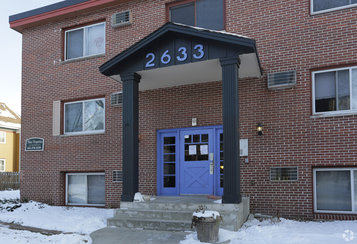 Entrance - 2633 Pleasant Ave