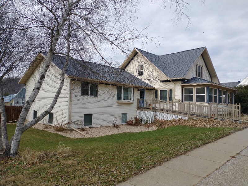 421 N Bird St Unit Apt. B, La Farge, WI 54639 Room for Rent in La