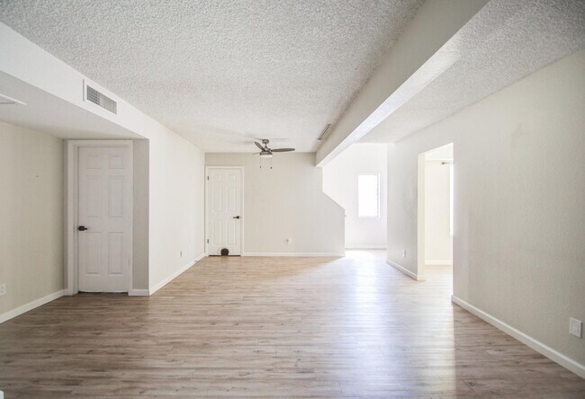 Foto del edificio - 7761 N 19th Dr