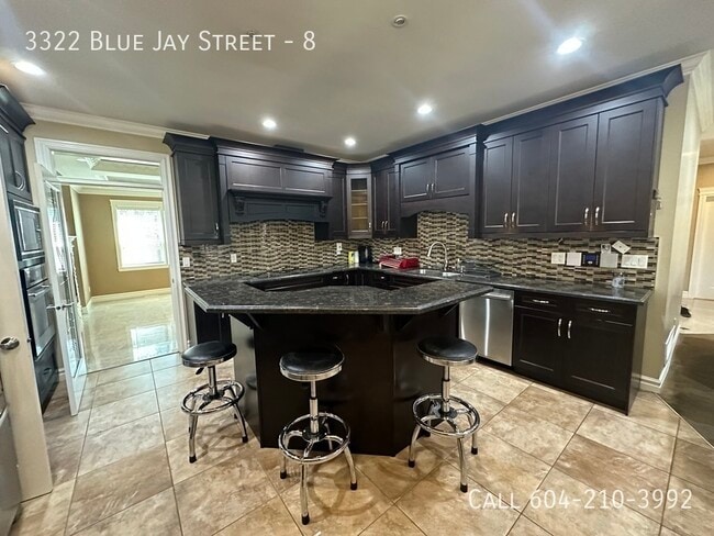 Building Photo - 7 Bedroom Home in Abbotsford!