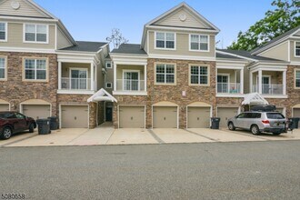 Building Photo - 506 Waterview Ct