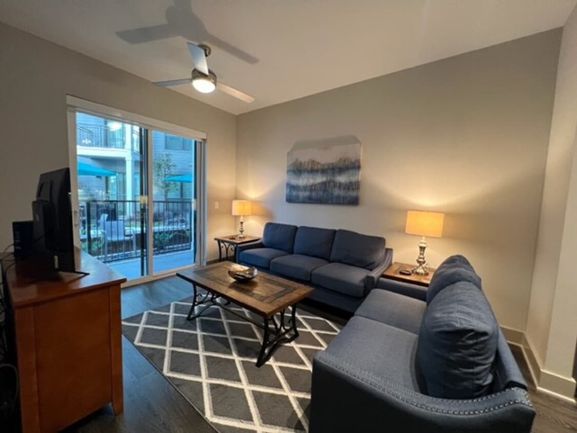 Foto principal - 3158 Stillhouse Creek Dr