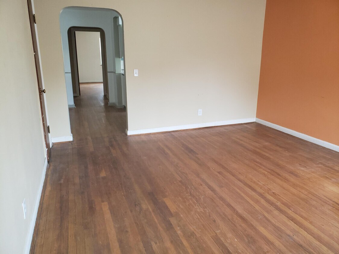 Foto principal - 6442 Kennedy Ave
