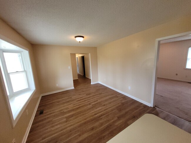 Foto del edificio - Available Soon! Country Living only Minutes to US 17