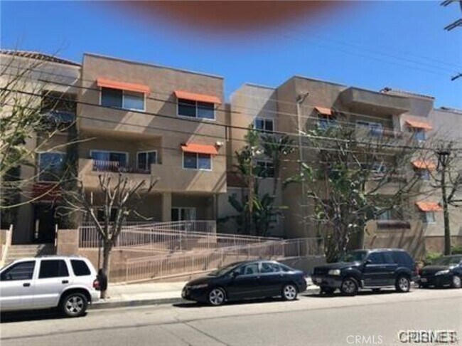 Foto del edificio - 9610 Zelzah Ave