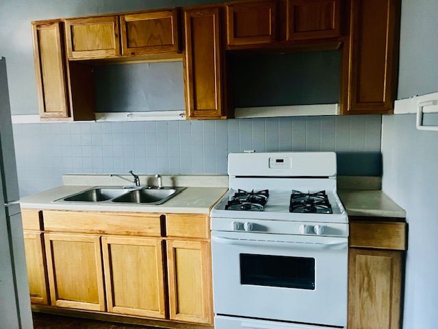 Foto del edificio - 7828 S Ellis Ave