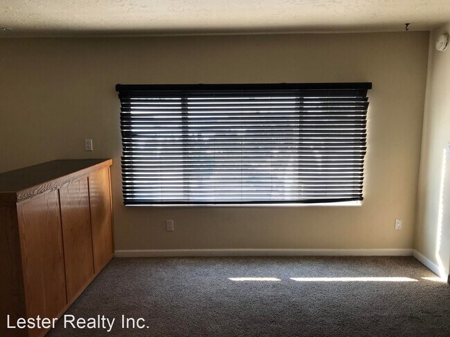 Building Photo - 39 High St