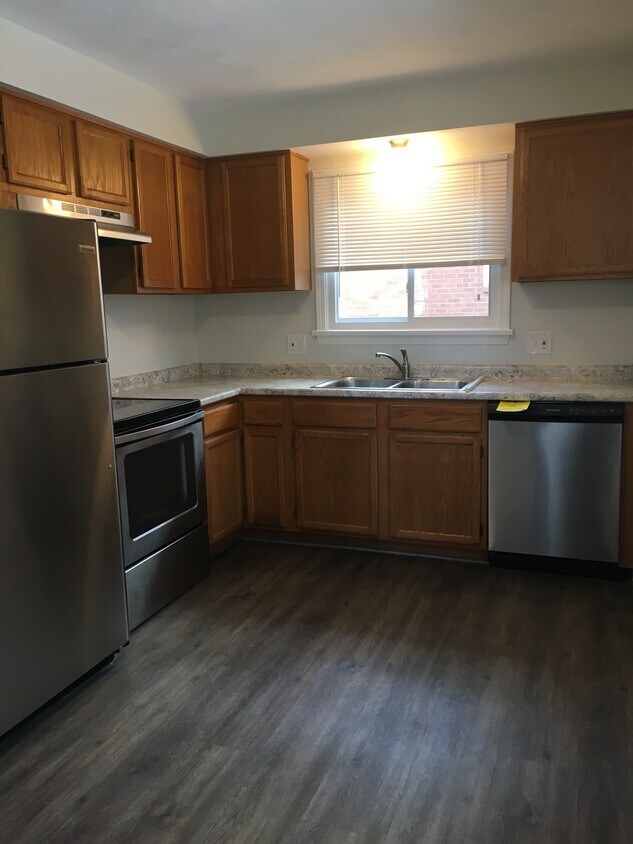 221 Magnolia Ave, East Rochester, NY 14445 Townhome Rentals in East