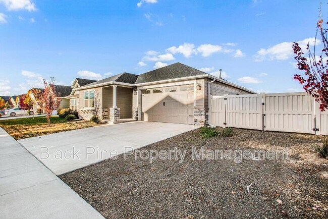 Building Photo - 7536 W Havana Dr