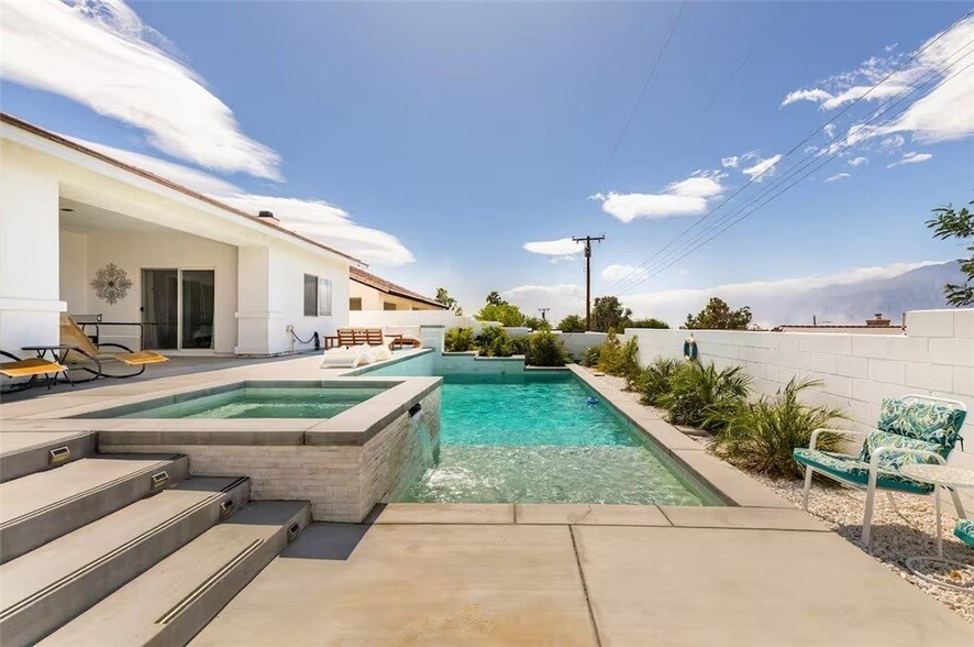 Foto principal - 12753 Mountain View Rd