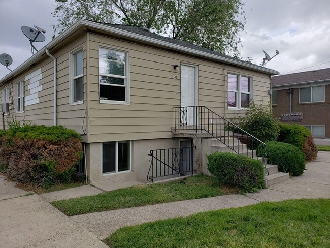 Building Photo - 732-742 W Wasatch St