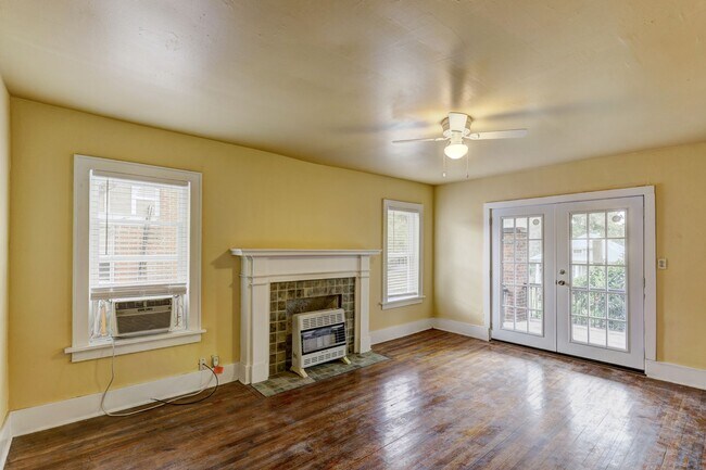 Foto del edificio - Exquisite 1 Bedroom Brownstone Apartment w...