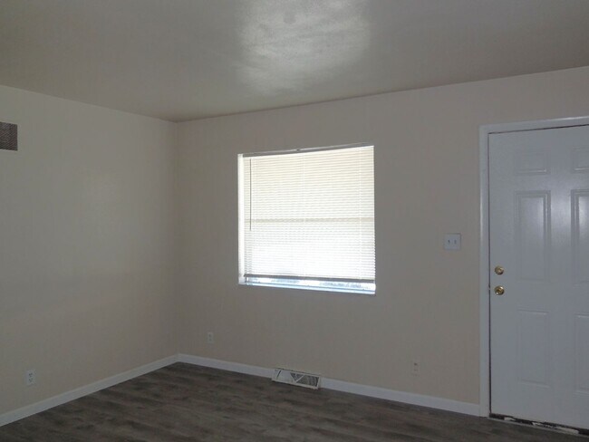 Foto del edificio - 1100 Arrowhead Dr