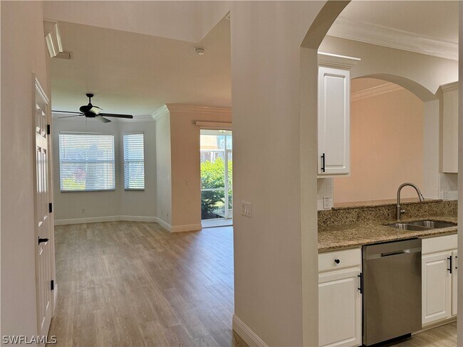 Foto del edificio - 9723 Heatherstone Lake Ct