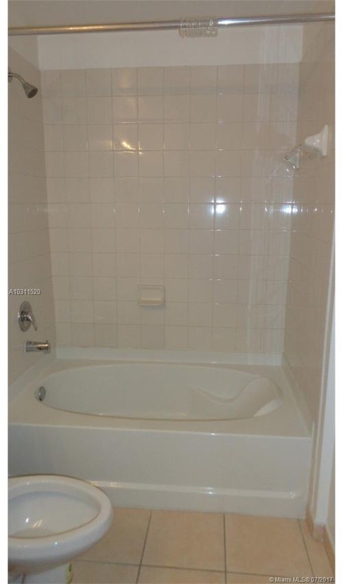 Foto del edificio - 6001 SW 70th St