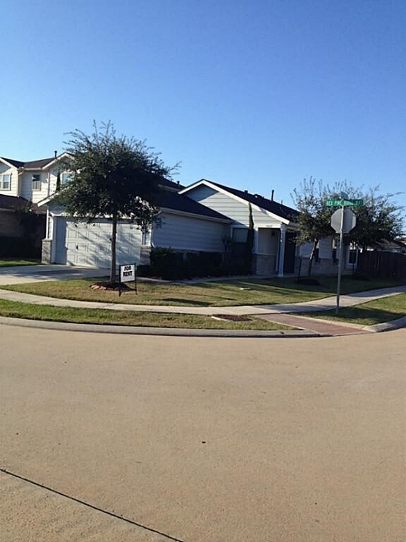 Building Photo - 15611 Red Pine Ridge Way