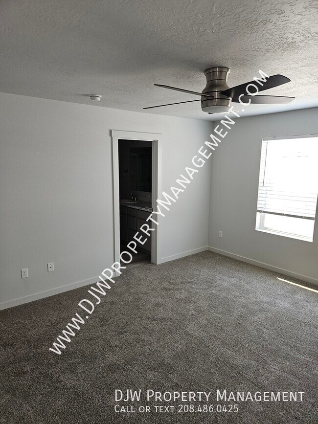 Building Photo - 161 S Iceberg Lake Ave