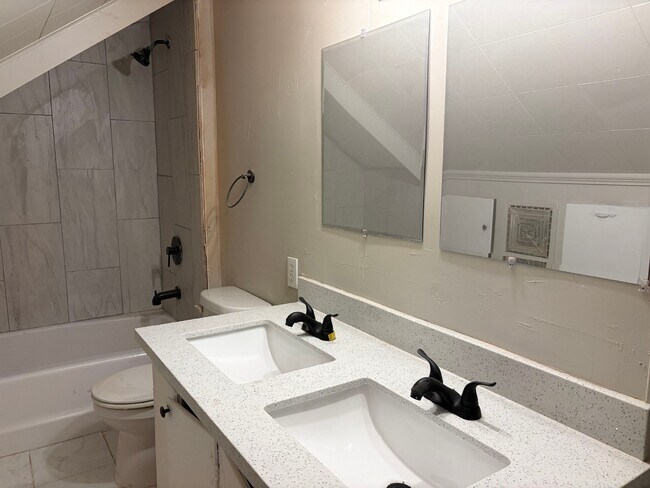 Foto del edificio - 3150 Roberts Ave