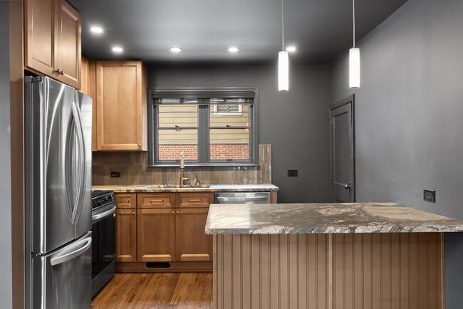 Building Photo - Heritage Historic - Unit A