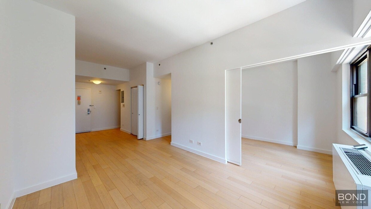 Primary Photo - 222 E 39th St