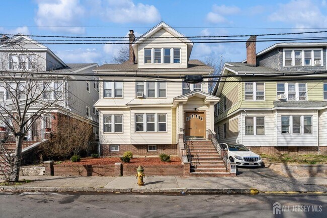 Building Photo - 41-43-43 Poe Ave