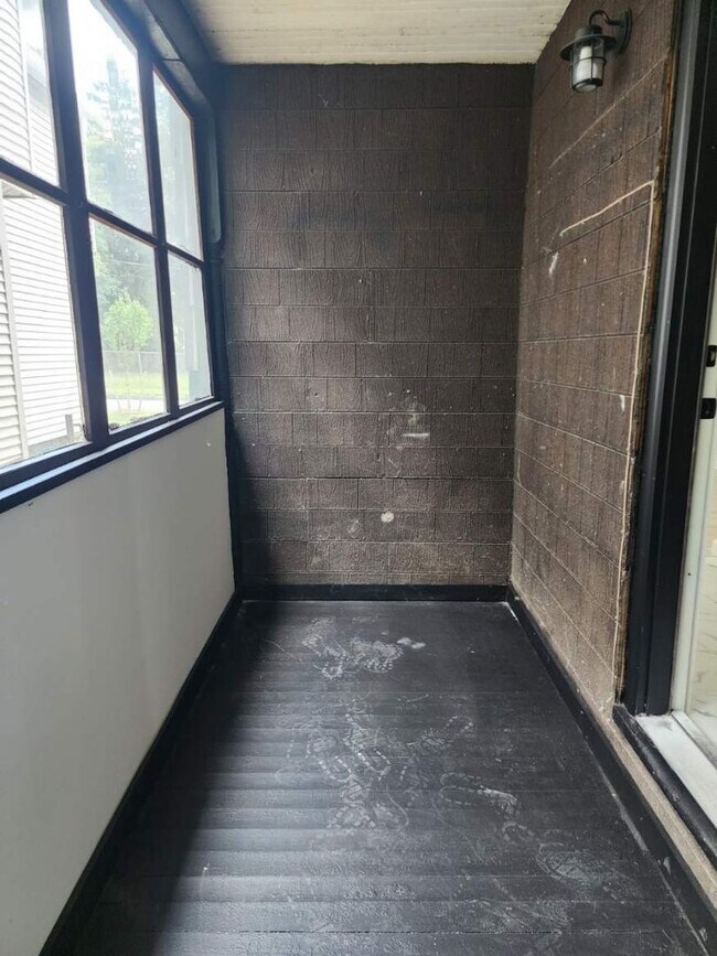 Foto del edificio - Four Bedroom, Two Full Bath Single Family ...