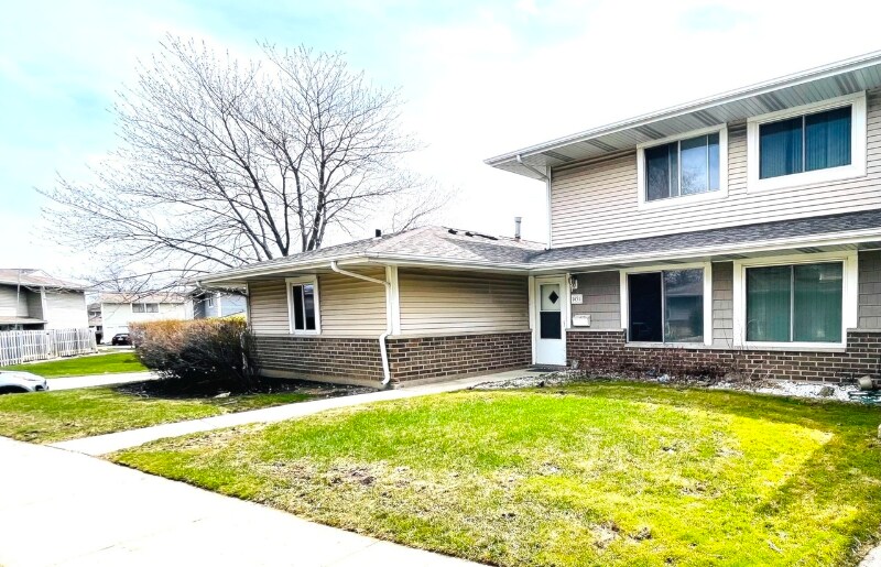 Foto principal - 1451 Fremont Dr