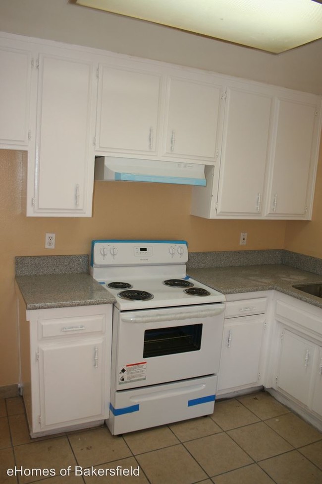 Building Photo - 4312 Isla Verde St