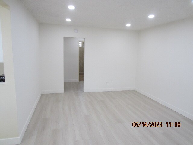 Foto del edificio - 4421 Melbourne Ave