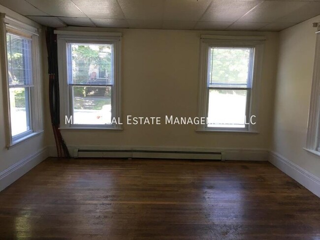 Foto del edificio - 36 Third St Apt.