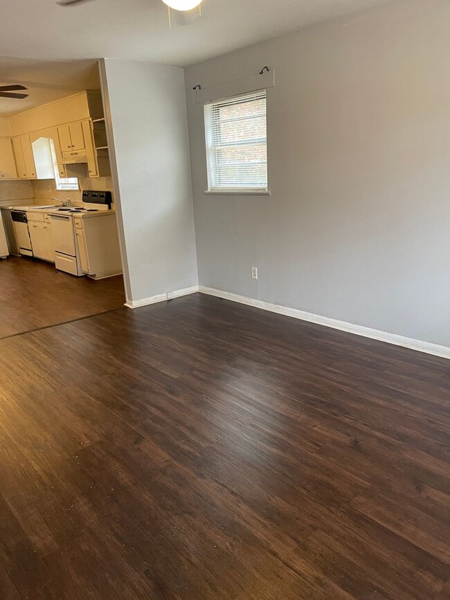 Building Photo - Duplex in Douglasville