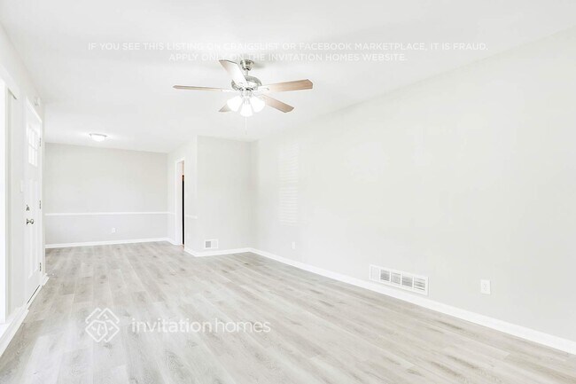 Foto del edificio - 2434 Shamrock Dr