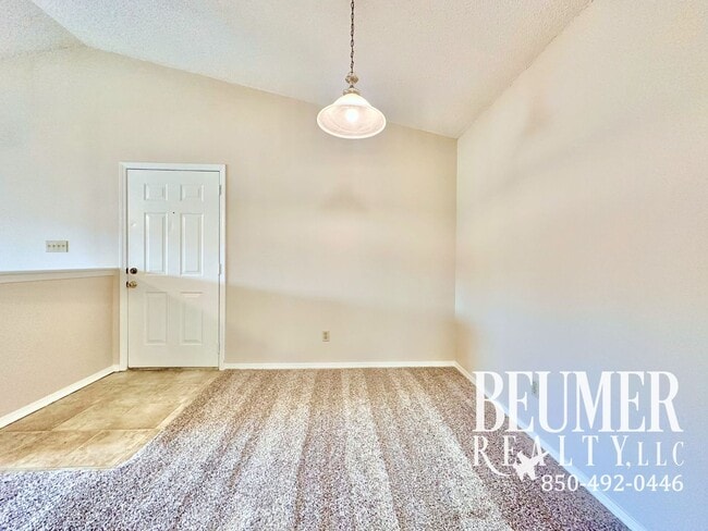 Building Photo - **$200 OFF FIRST MONTHS RENT**
