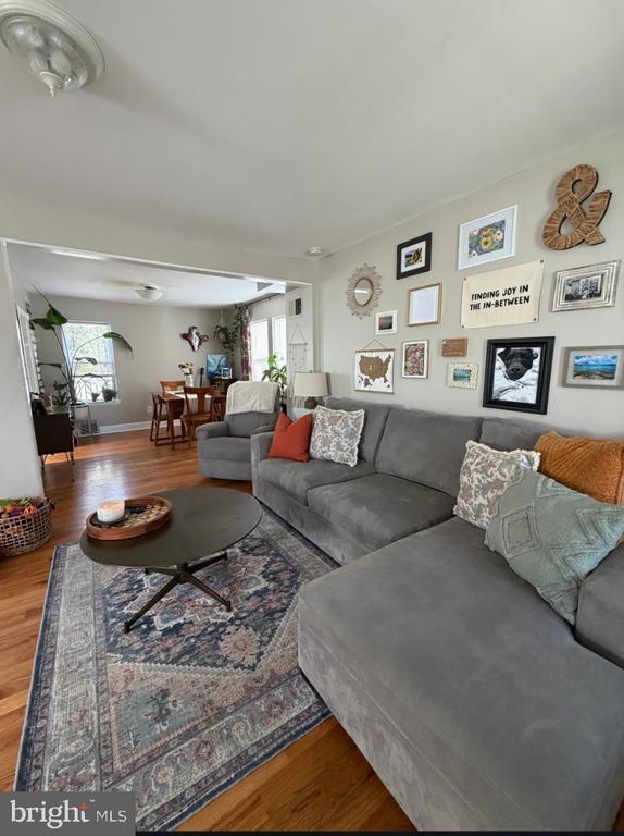 Foto del edificio - 131 E Ormond Ave