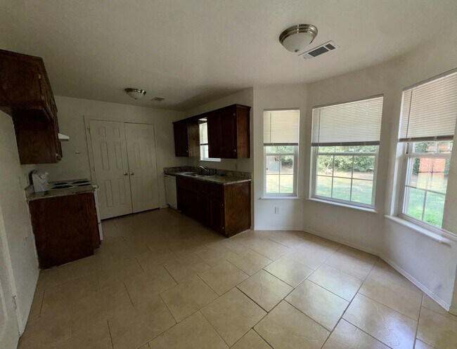 Building Photo - 128 Lanita Cir