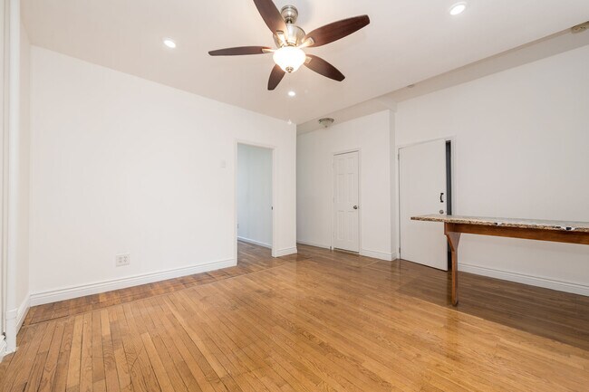 Building Photo - 1055 Jefferson Ave