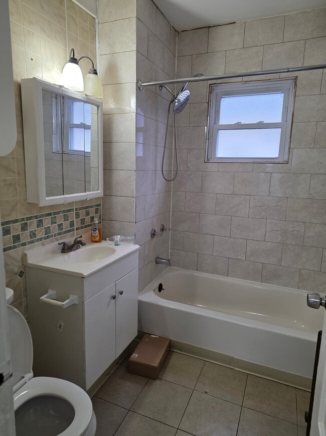 Building Photo - 563 Humboldt Pkwy