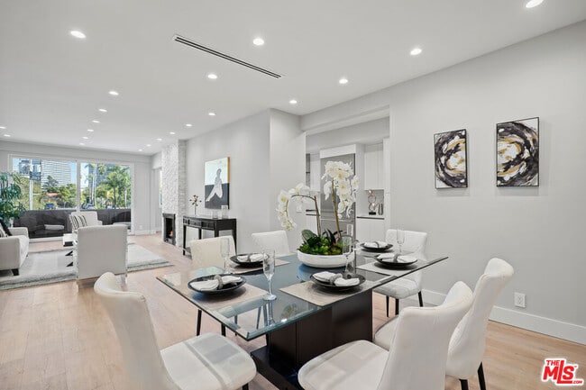 Foto del edificio - 1557 S Beverly Glen Blvd