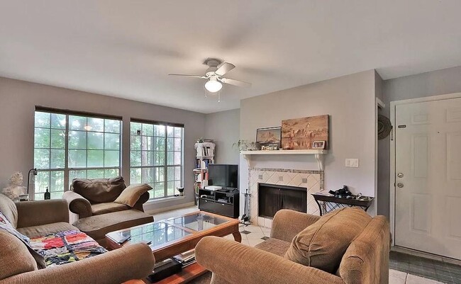Foto del edificio - 120 Hawkstone Way