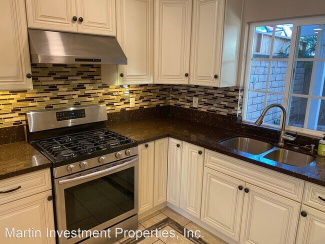 Building Photo - 4 br, 2.5 bath House - 7013 Lisa Lane #35