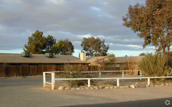 Building Photo - 13584 Yakima Rd
