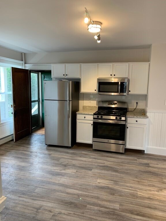 Building Photo - 8 Glendale St