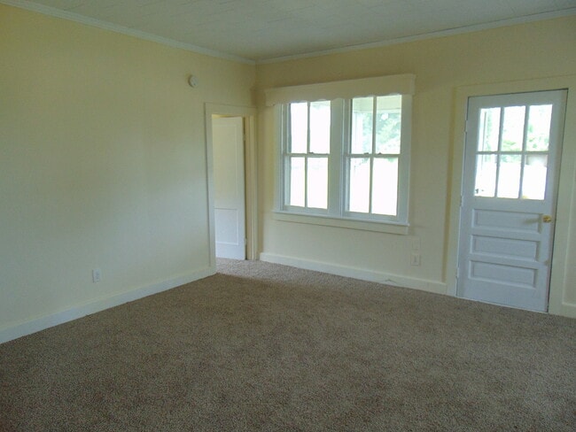 Building Photo - Water-Front Living