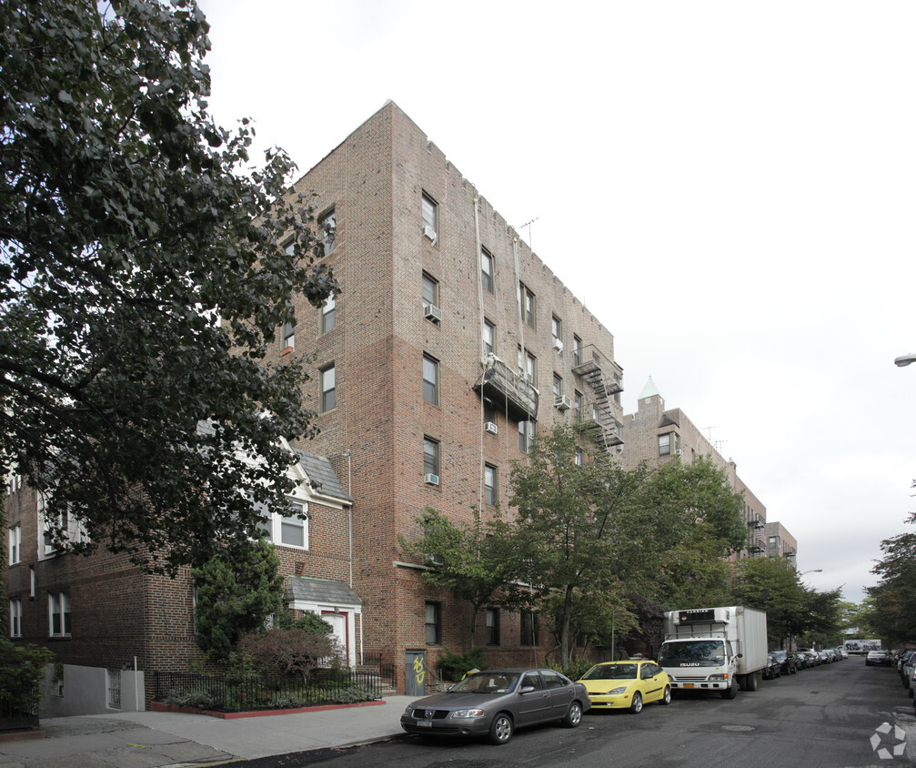 Building Photo - sunnyside apartments